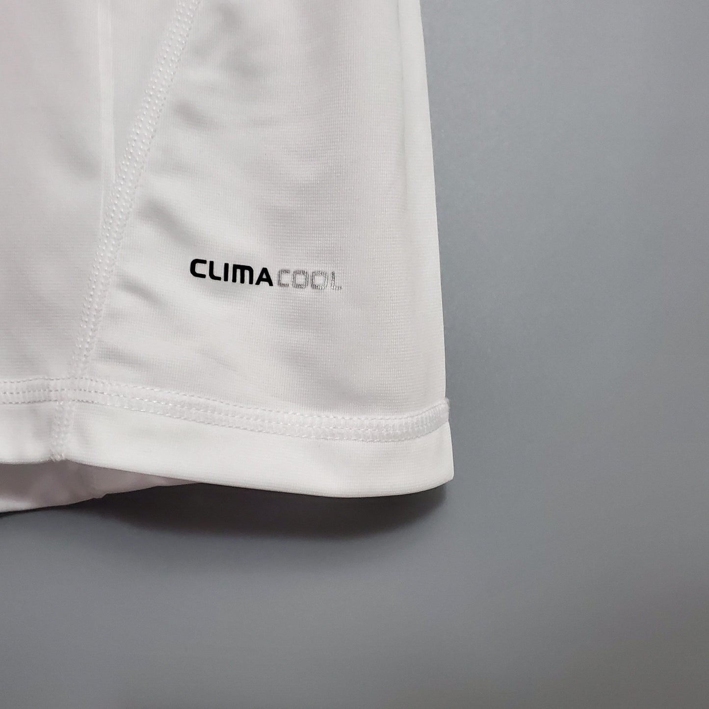 Camisa Retrô Real Madrid 2010/11 l