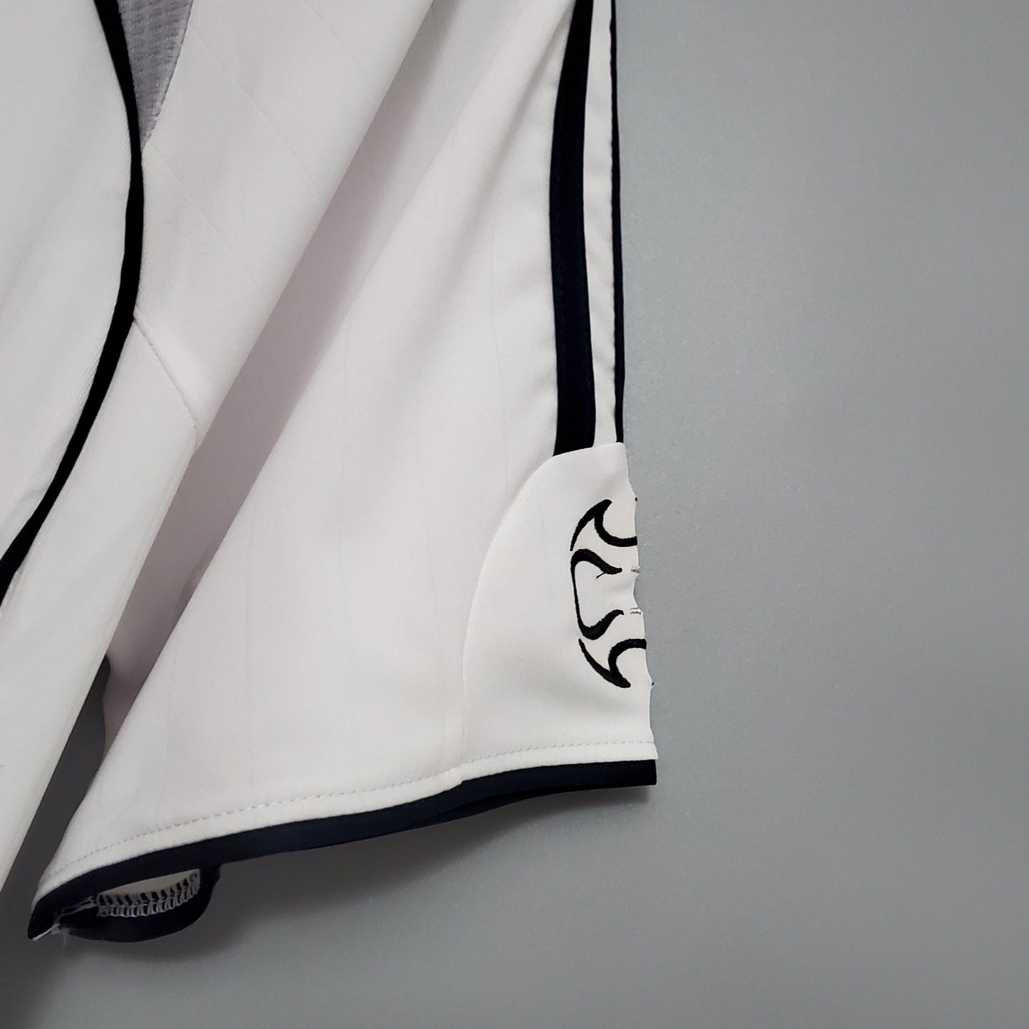Camisa Retrô Real Madrid 2006/07 I