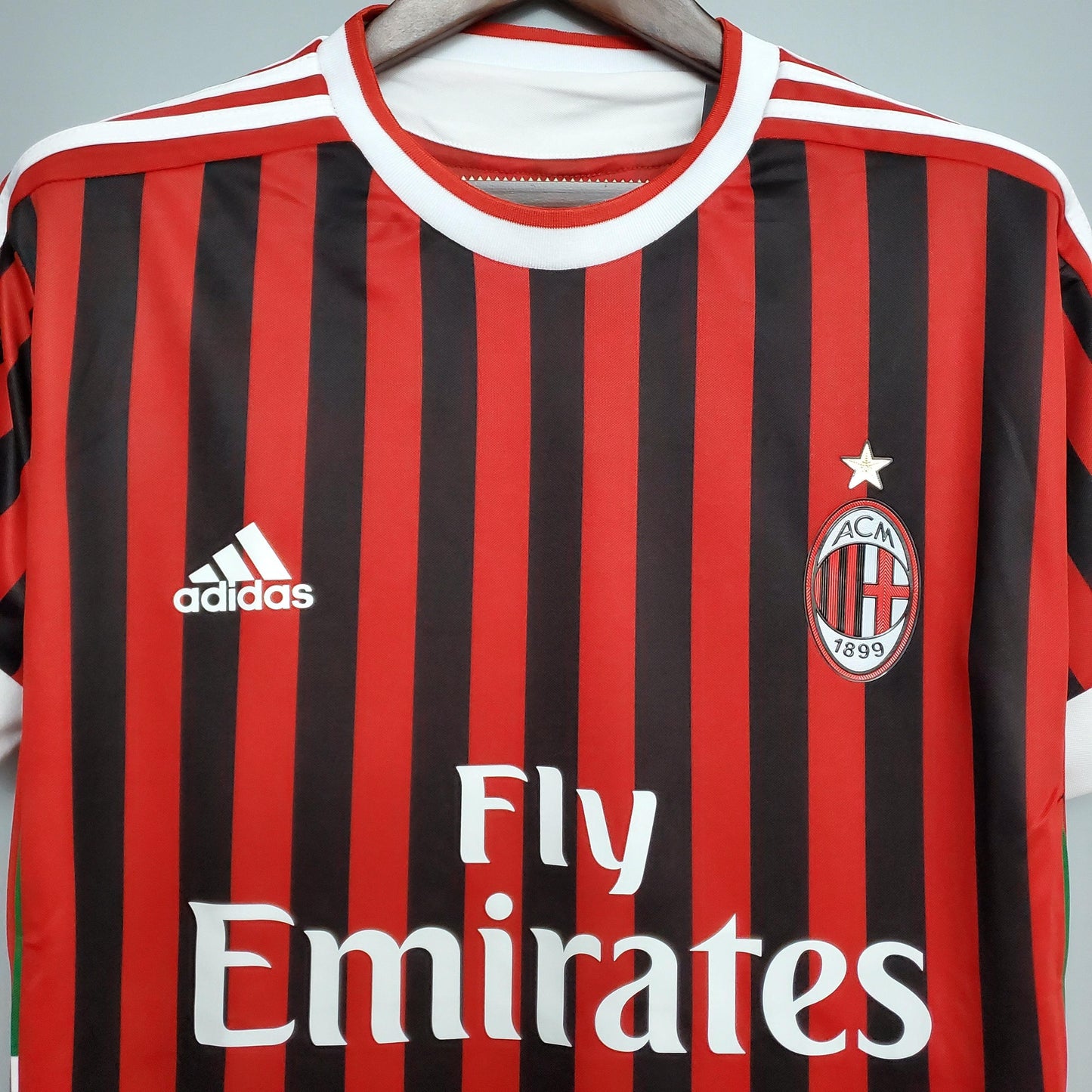 Camisa Retrô AC Milan 2011/12 I