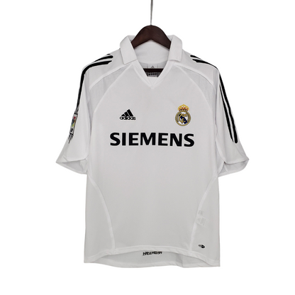 Camisa Retrô Real Madrid 2005/06 I